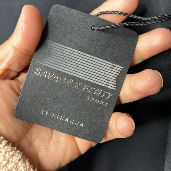 NWT Savage X Fenty X’s Hardware Cutout Sleeeves Top Black Gold 2x - Picture 5 of 6